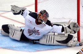 半岛真人-高芙谦逊发言惊艳全网，快船申花跨界对决点燃话题热潮